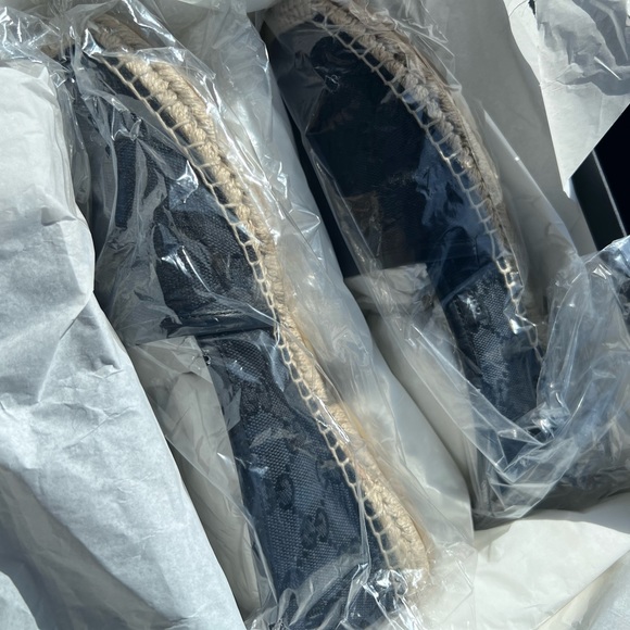 Authentic Gucci Monogram GG Espadrilles - Picture 4 of 6